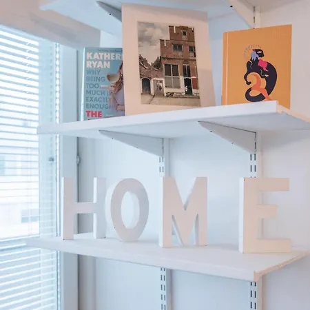 Center Bright 2-rooms Scandinavian 아파트 *